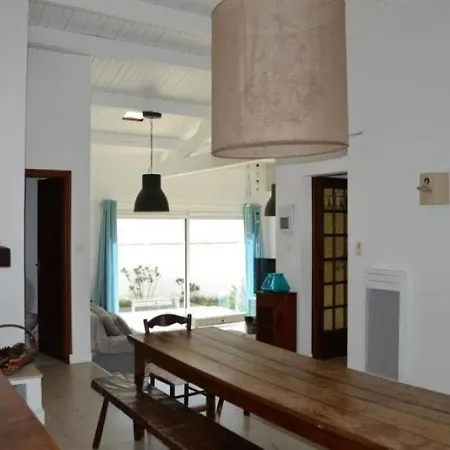 Villa House 6 Personnes Noirmoutier : Maison De Vacances A Moins De 50 Metres De La Plage Pour 6 Personnes. *