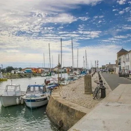 Villa House 6 Personnes Noirmoutier : Maison De Vacances A Moins De 50 Metres De La Plage Pour 6 Personnes. *